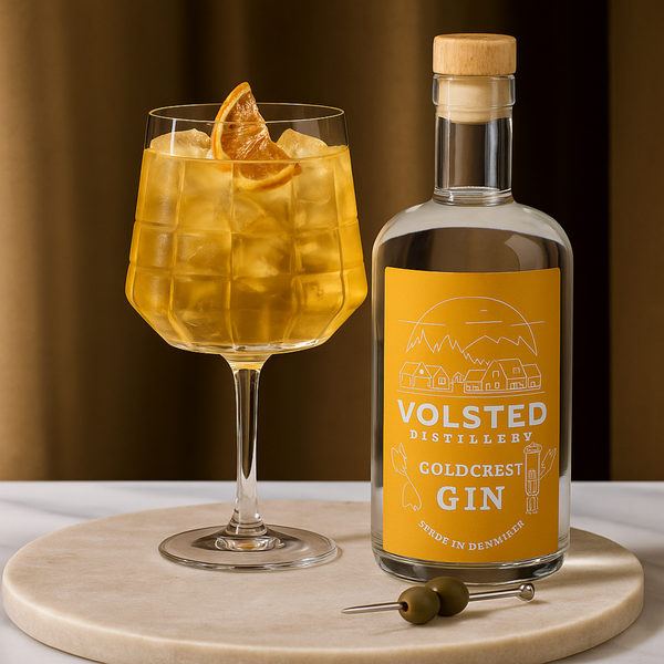 Volsted Goldcrest Gin + 2 The Blend Gin Glass