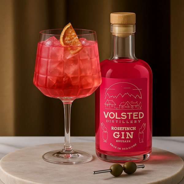 Volsted Rosefinch Gin + 2 The Blend Gin Glass